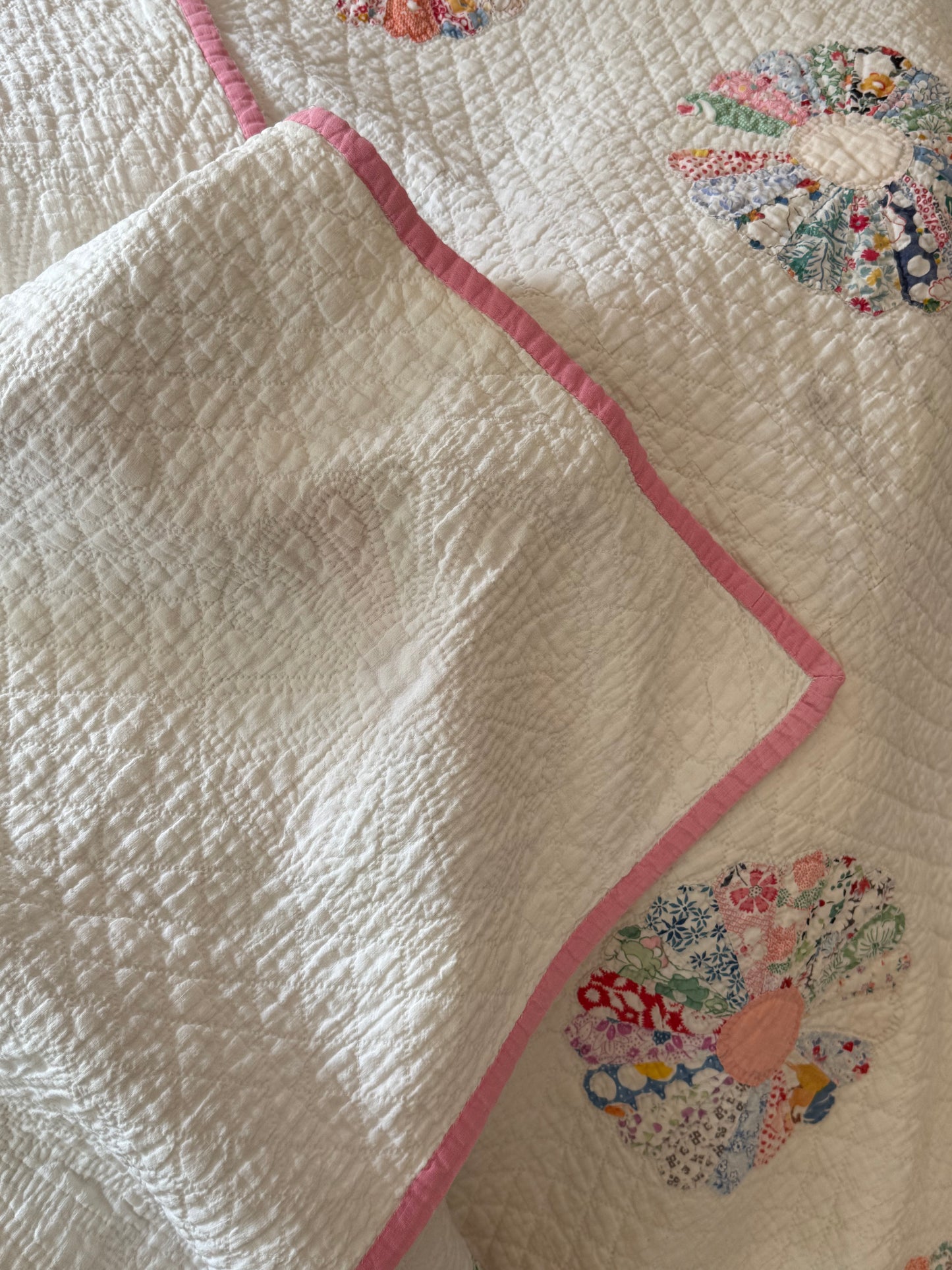 Vintage Dresden Plate Quilt