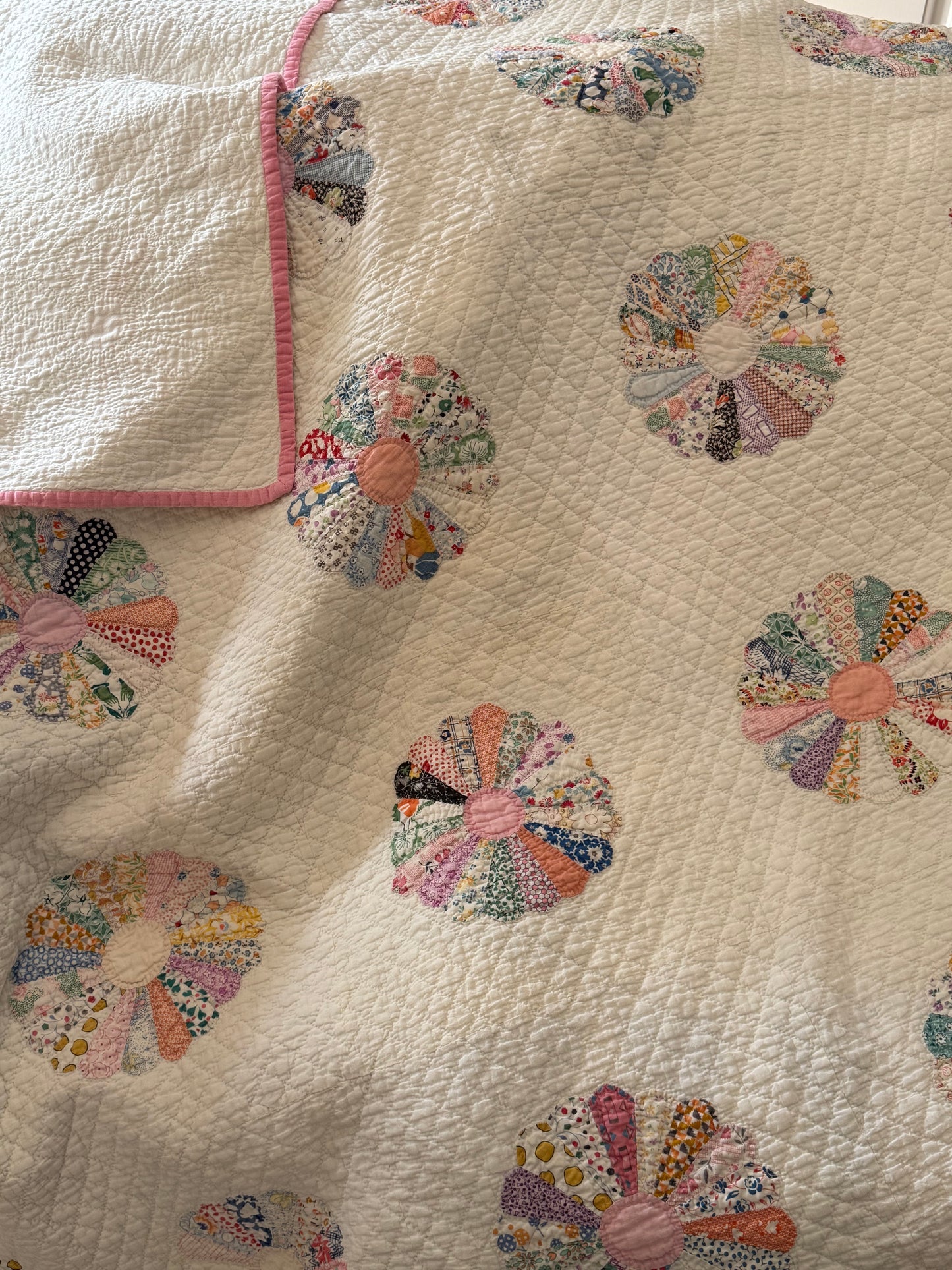 Vintage Dresden Plate Quilt
