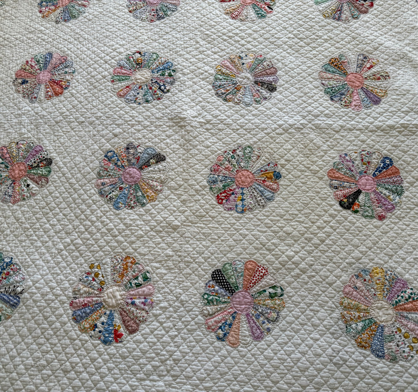 Vintage Dresden Plate Quilt
