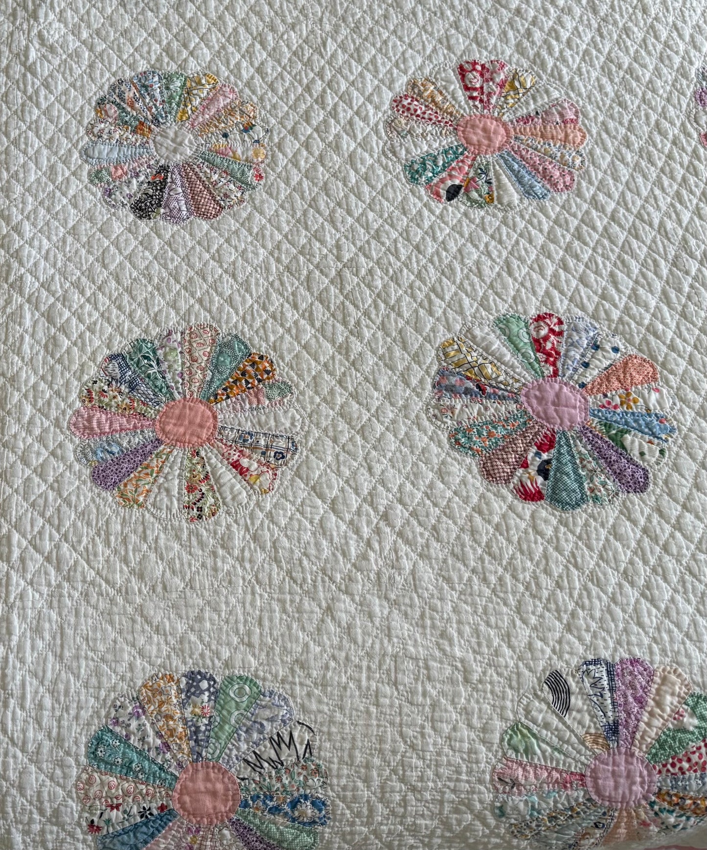 Vintage Dresden Plate Quilt