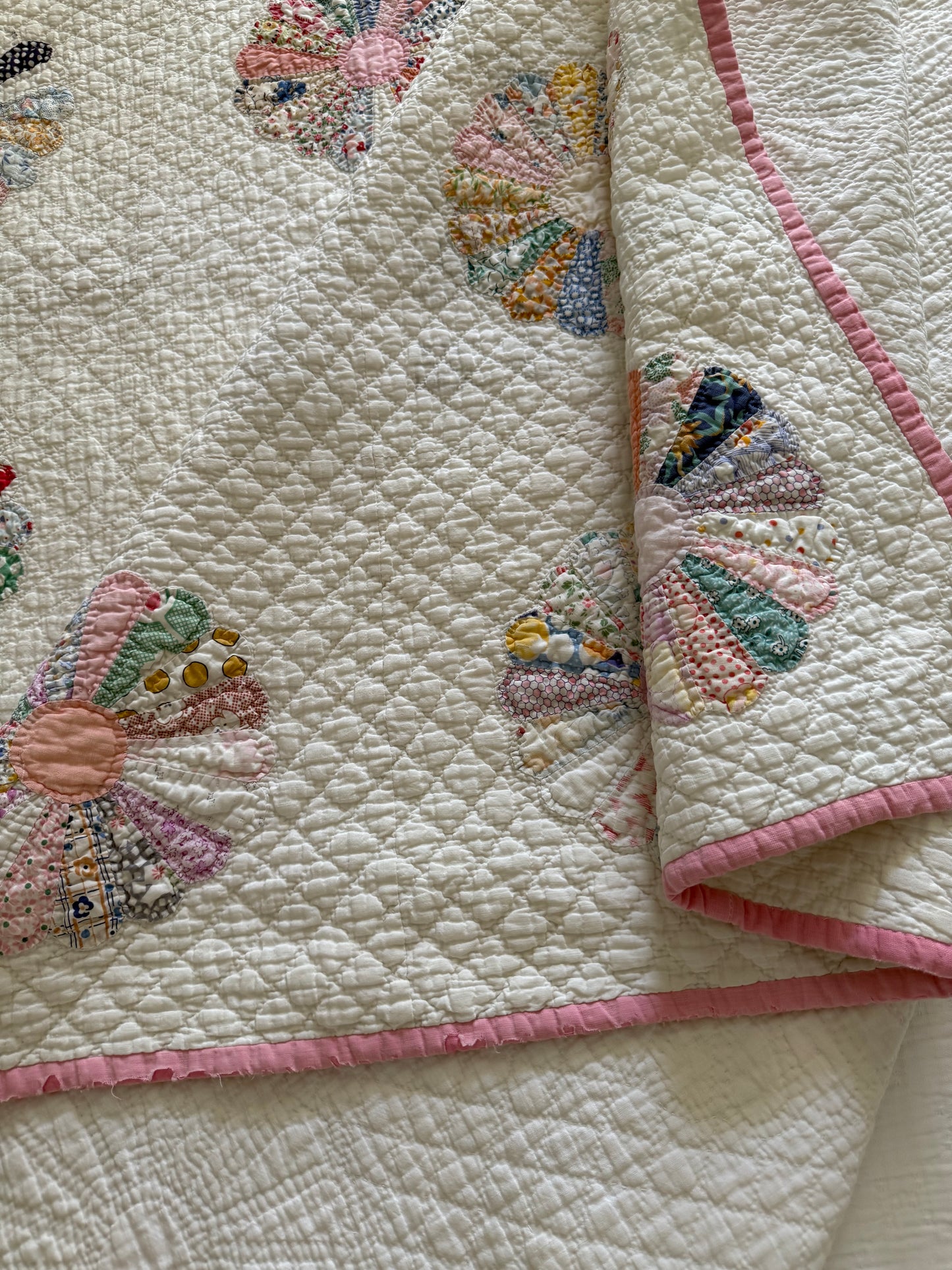 Vintage Dresden Plate Quilt