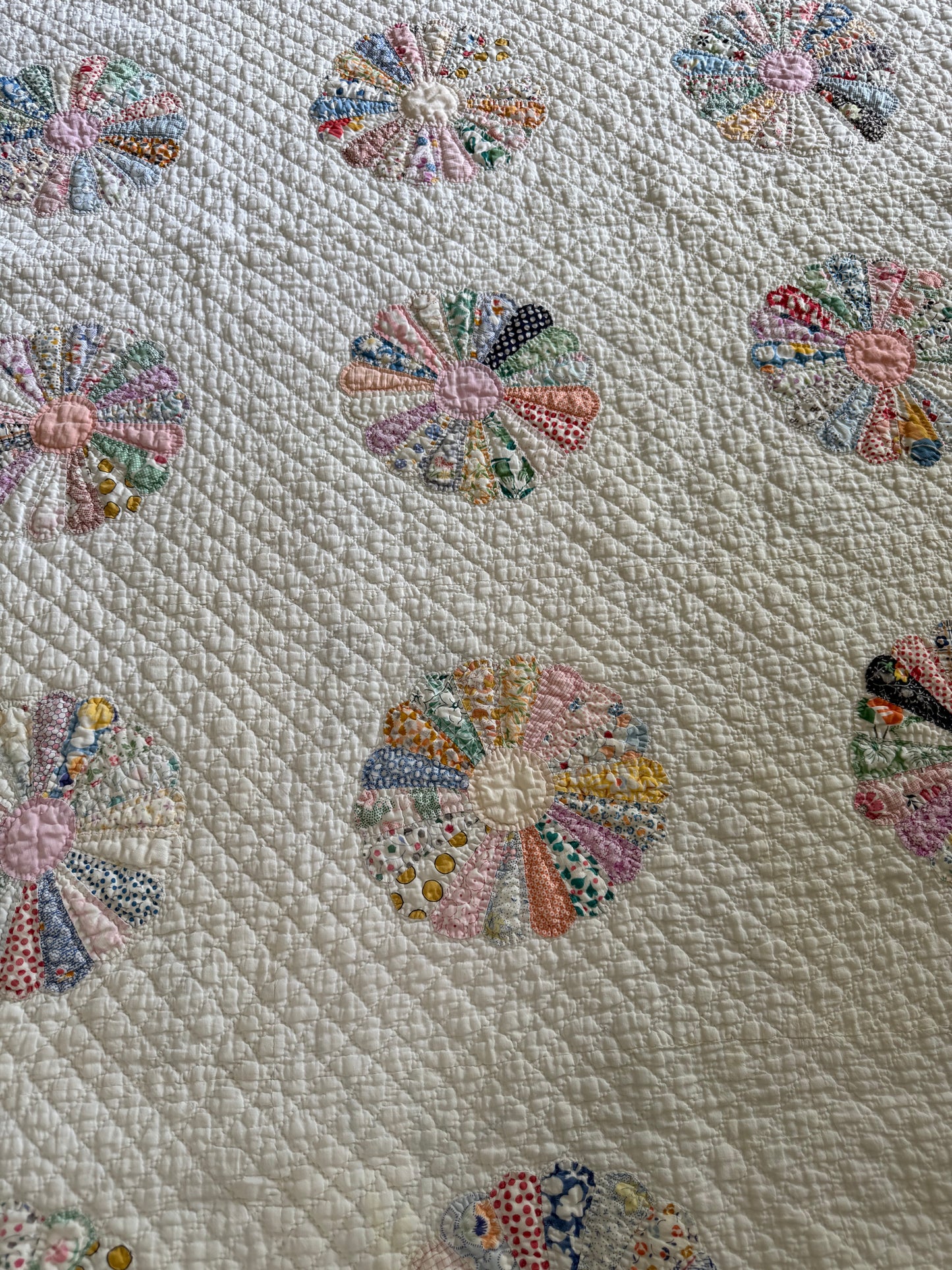 Vintage Dresden Plate Quilt
