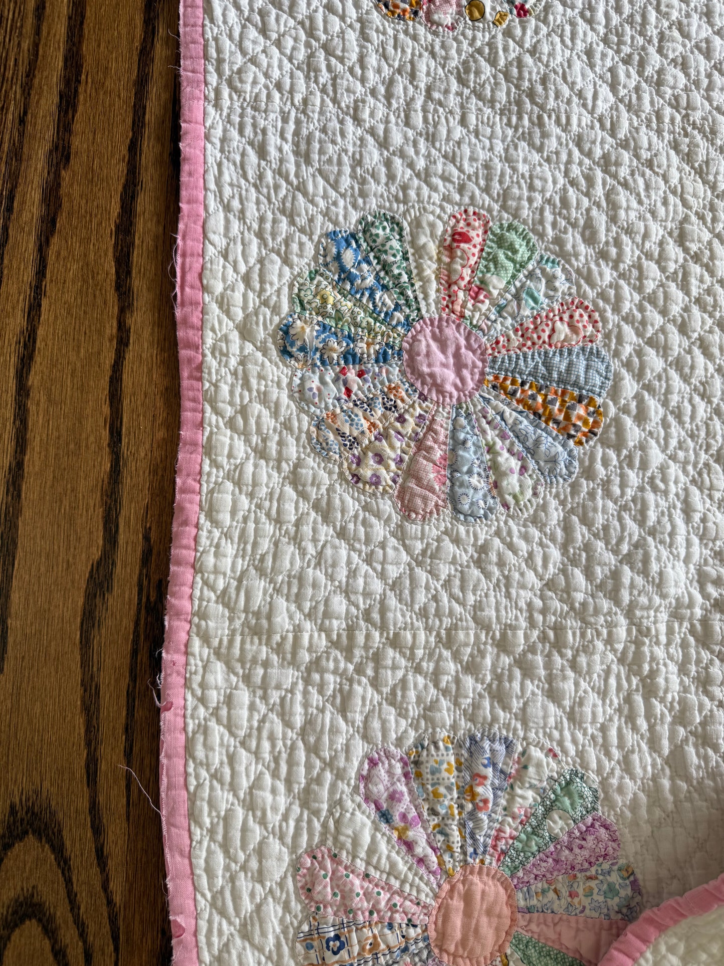 Vintage Dresden Plate Quilt